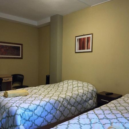 Give House Bed & Breakfast Guatemala City Bagian luar foto