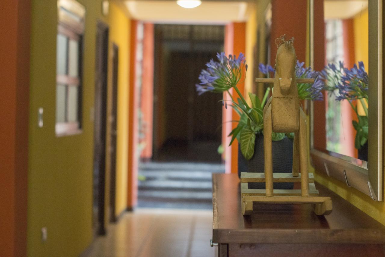 Give House Bed & Breakfast Guatemala City Bagian luar foto