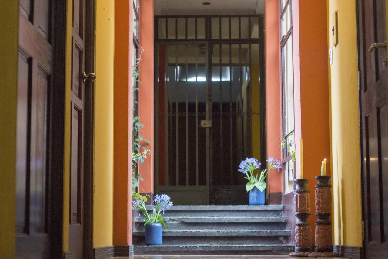 Give House Bed & Breakfast Guatemala City Bagian luar foto
