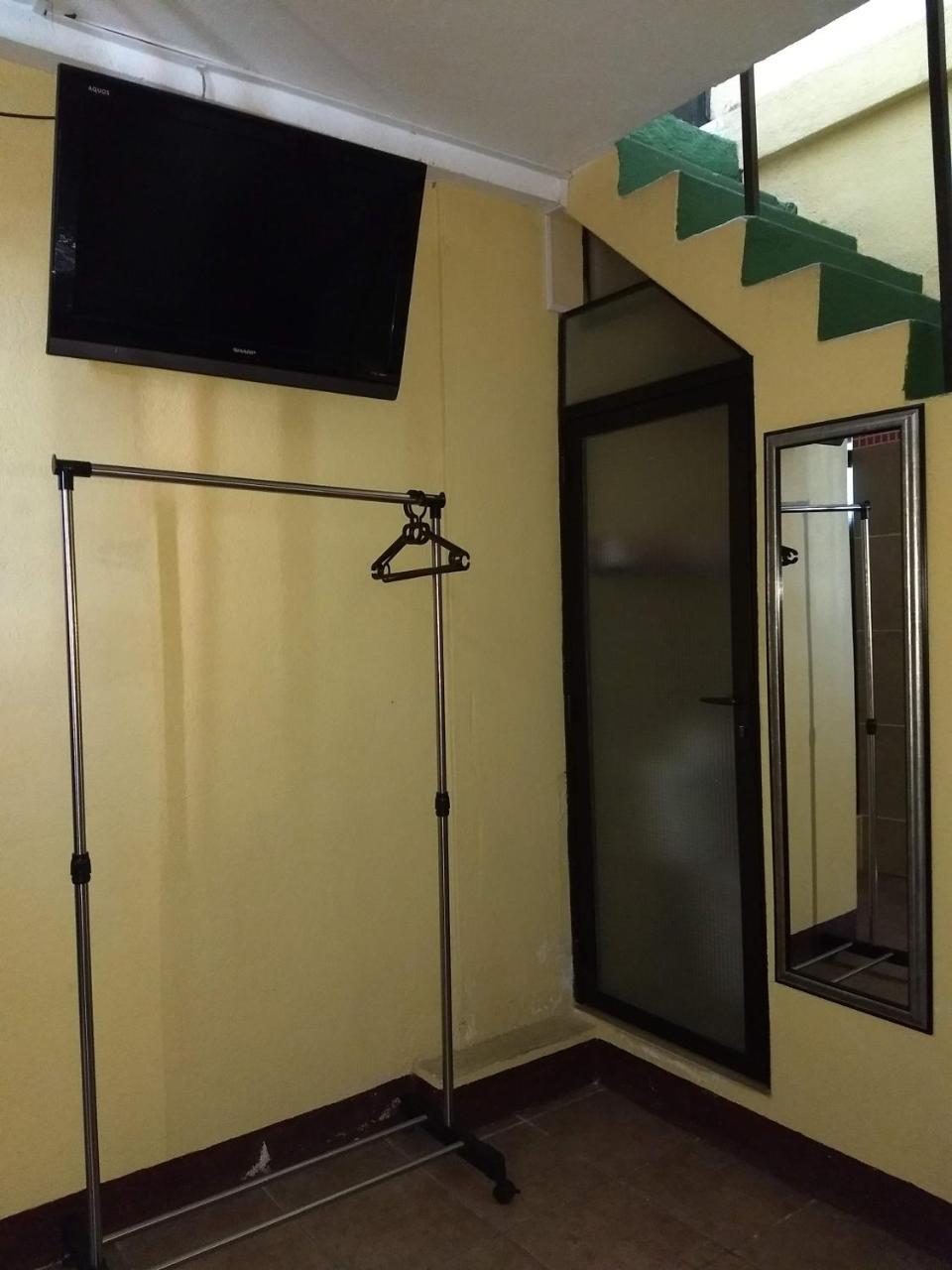 Give House Bed & Breakfast Guatemala City Bagian luar foto